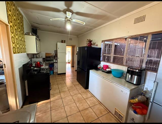 4 BEDROOM HOUSE FOR SALE IN VANDERBIJLPARK CE 3